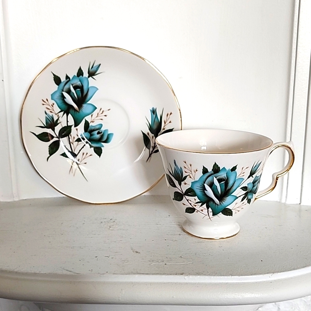 Royal Vale Cup & Saucer , vintage condition